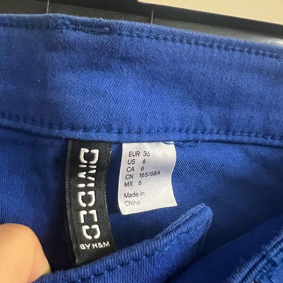 H&M Divided Blue Jean - Picture 3 of 3